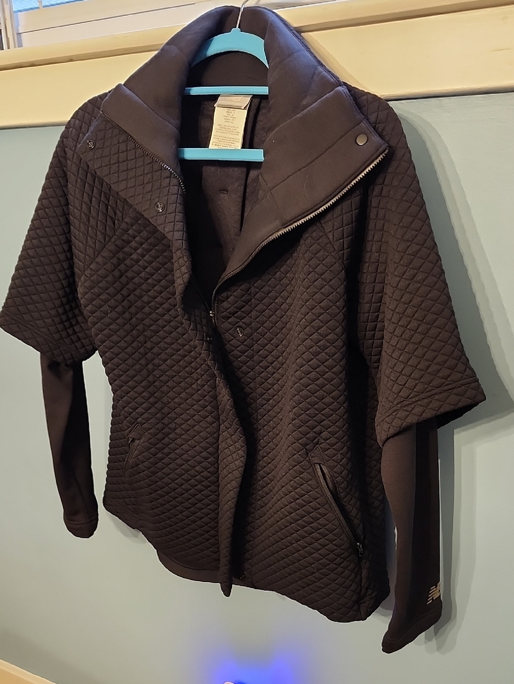 New Balance Heat Loft Intensity Jacket in Black